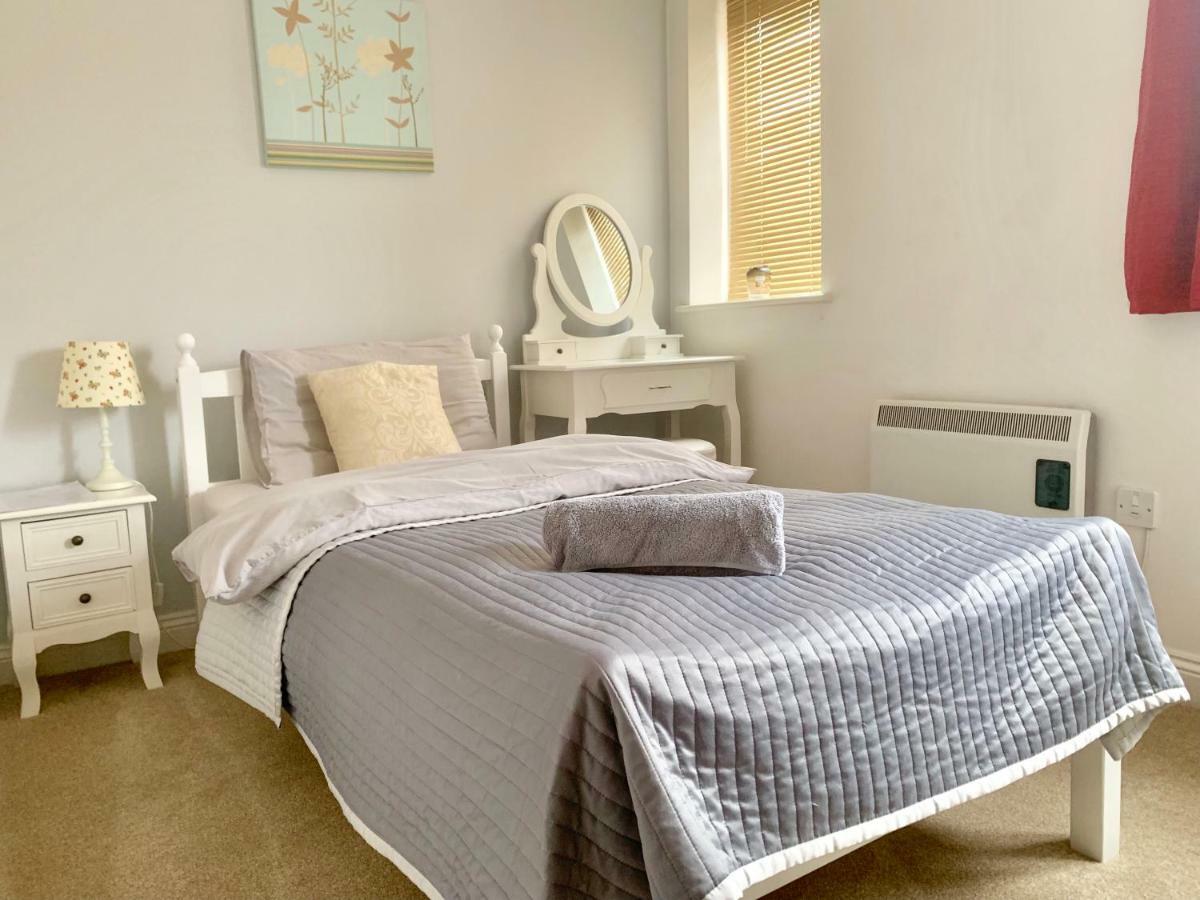 Lahnstein Court Apartman Kettering Kültér fotó